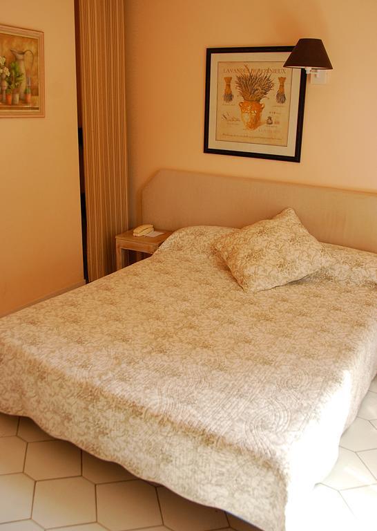 Hotel Les Mazets Des Roches Tarascon Rum bild