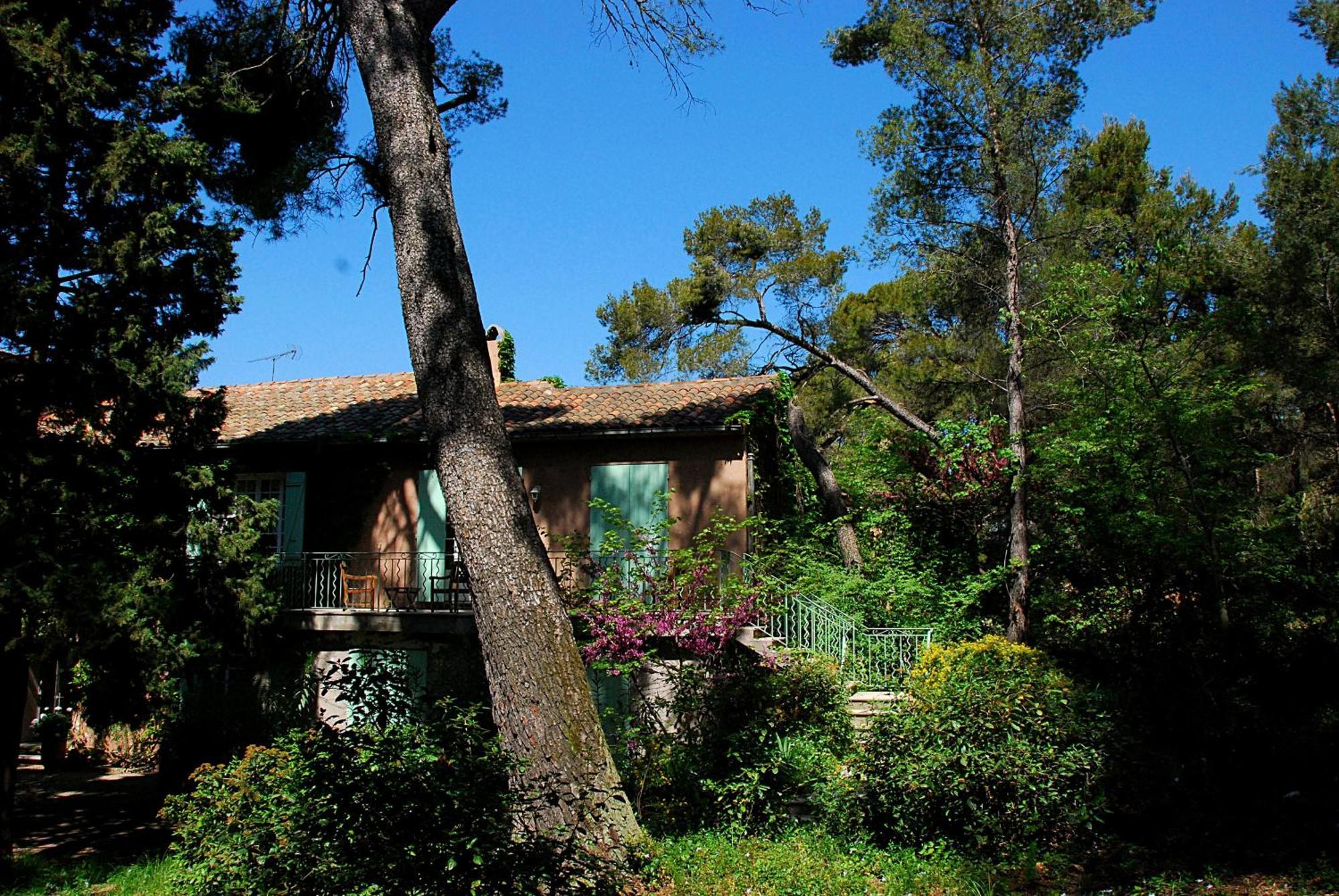 Hotel Les Mazets Des Roches Tarascon Exteriör bild