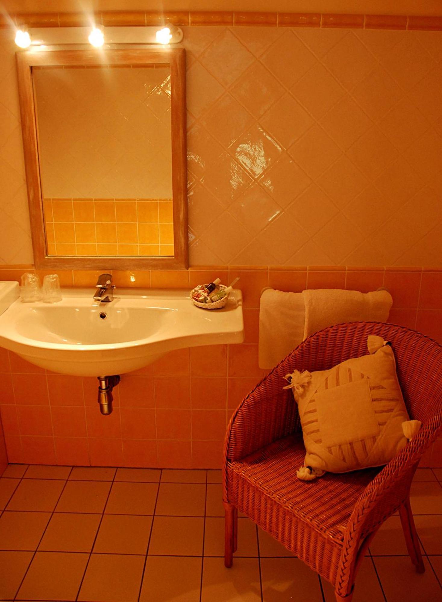 Hotel Les Mazets Des Roches Tarascon Rum bild