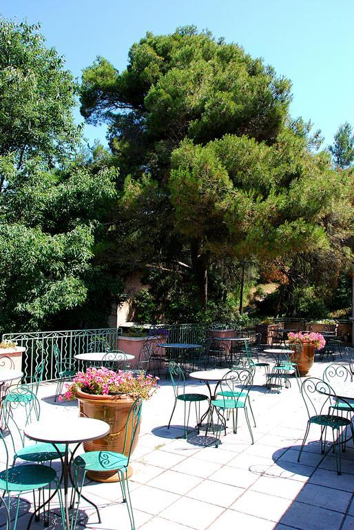 Hotel Les Mazets Des Roches Tarascon Exteriör bild