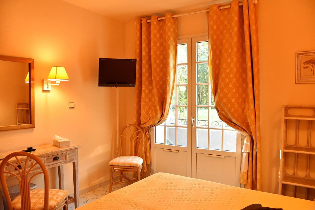 Hotel Les Mazets Des Roches Tarascon Exteriör bild