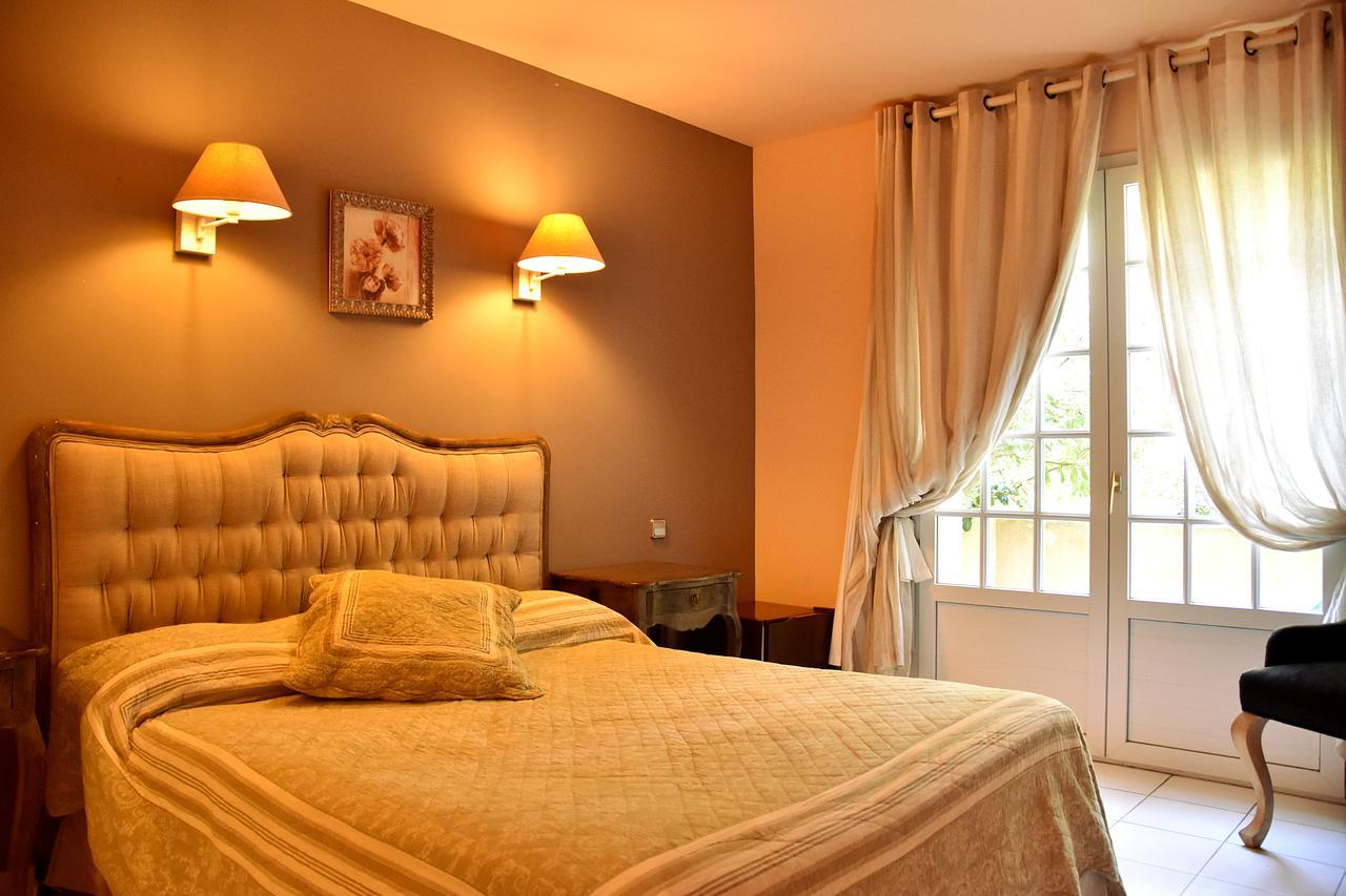 Hotel Les Mazets Des Roches Tarascon Exteriör bild