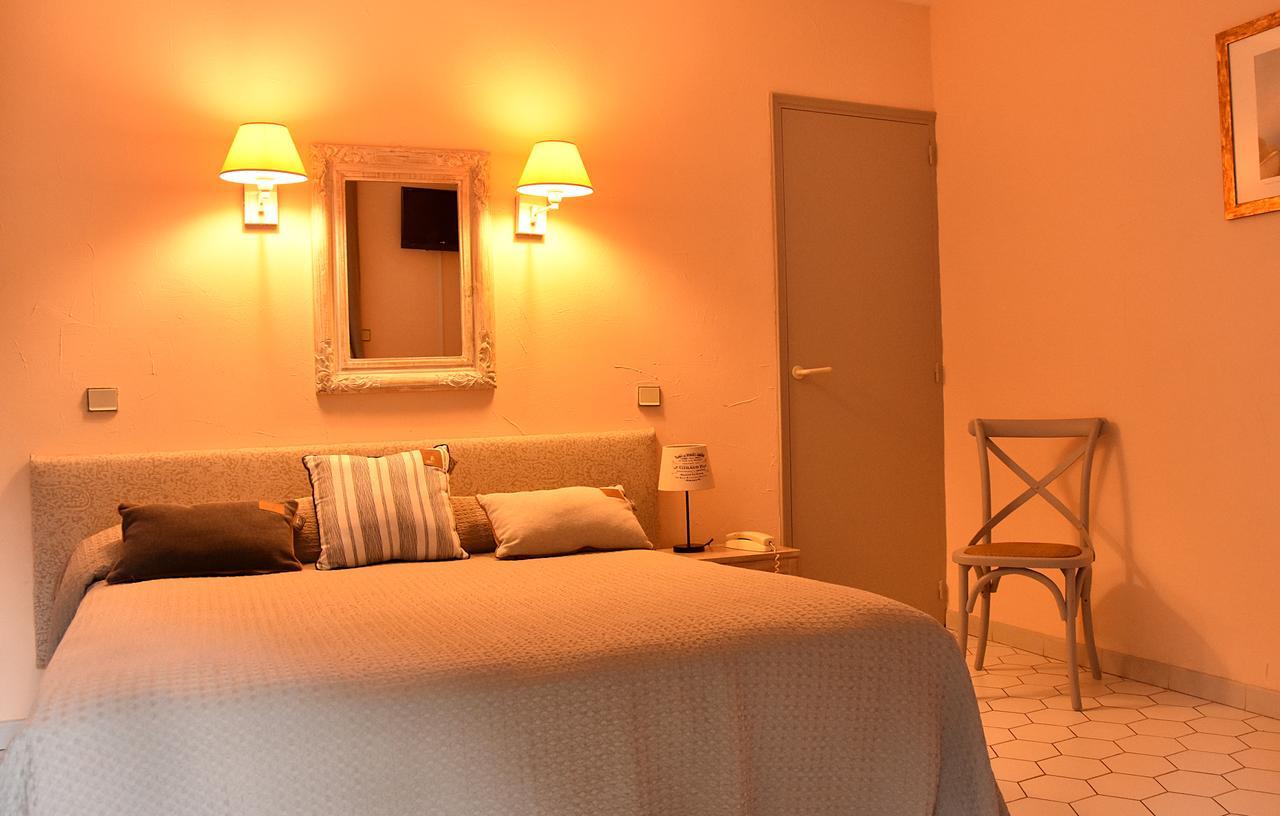 Hotel Les Mazets Des Roches Tarascon Exteriör bild