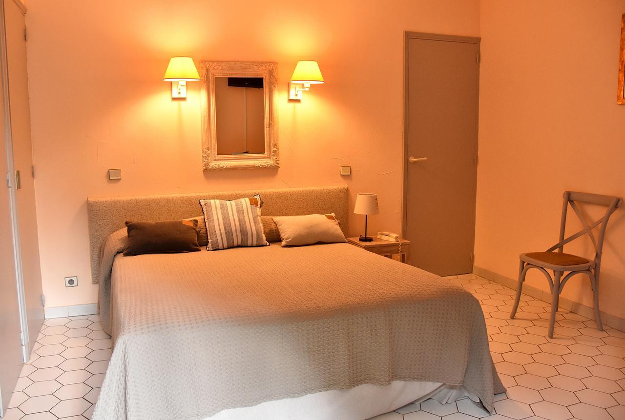 Hotel Les Mazets Des Roches Tarascon Exteriör bild