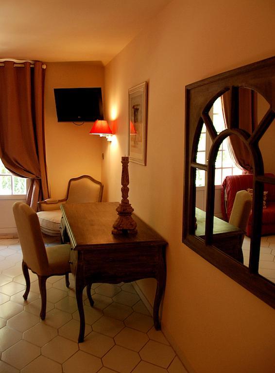 Hotel Les Mazets Des Roches Tarascon Exteriör bild