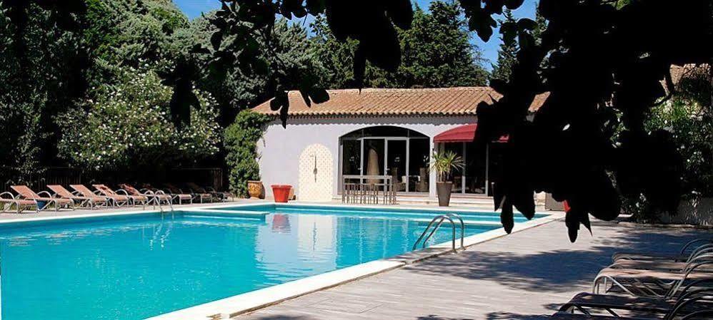 Hotel Les Mazets Des Roches Tarascon Exteriör bild